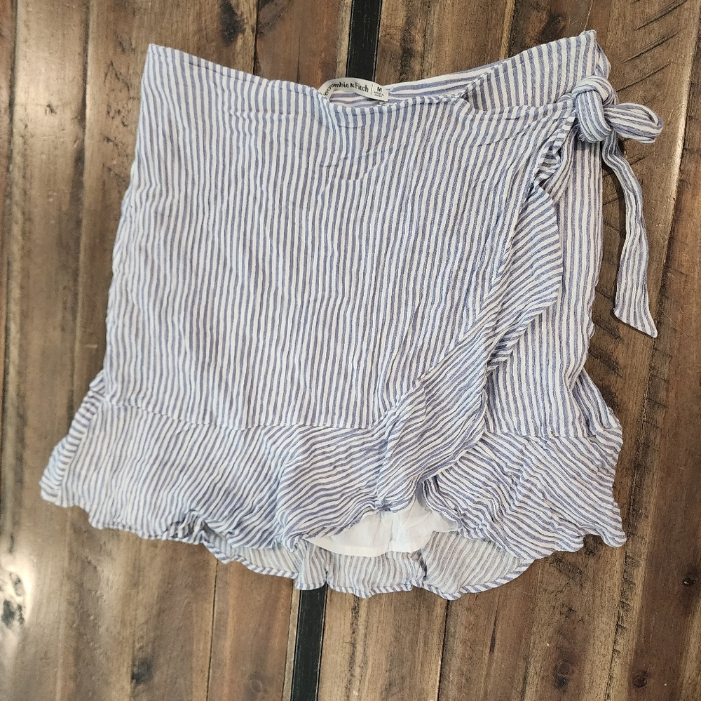 Abercrombie and Fitch striped side zip skirt - Picture 3 of 5